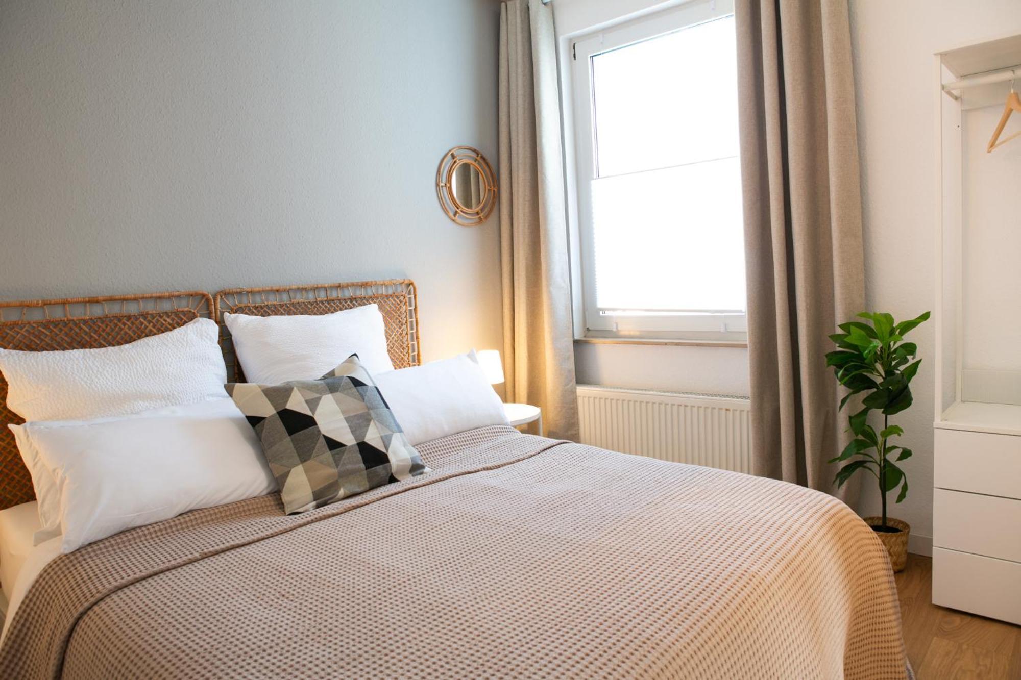 2 Zimmer, Bett Und Schlafsofa, Balkon, Waschmaschine L Leipzig Luaran gambar